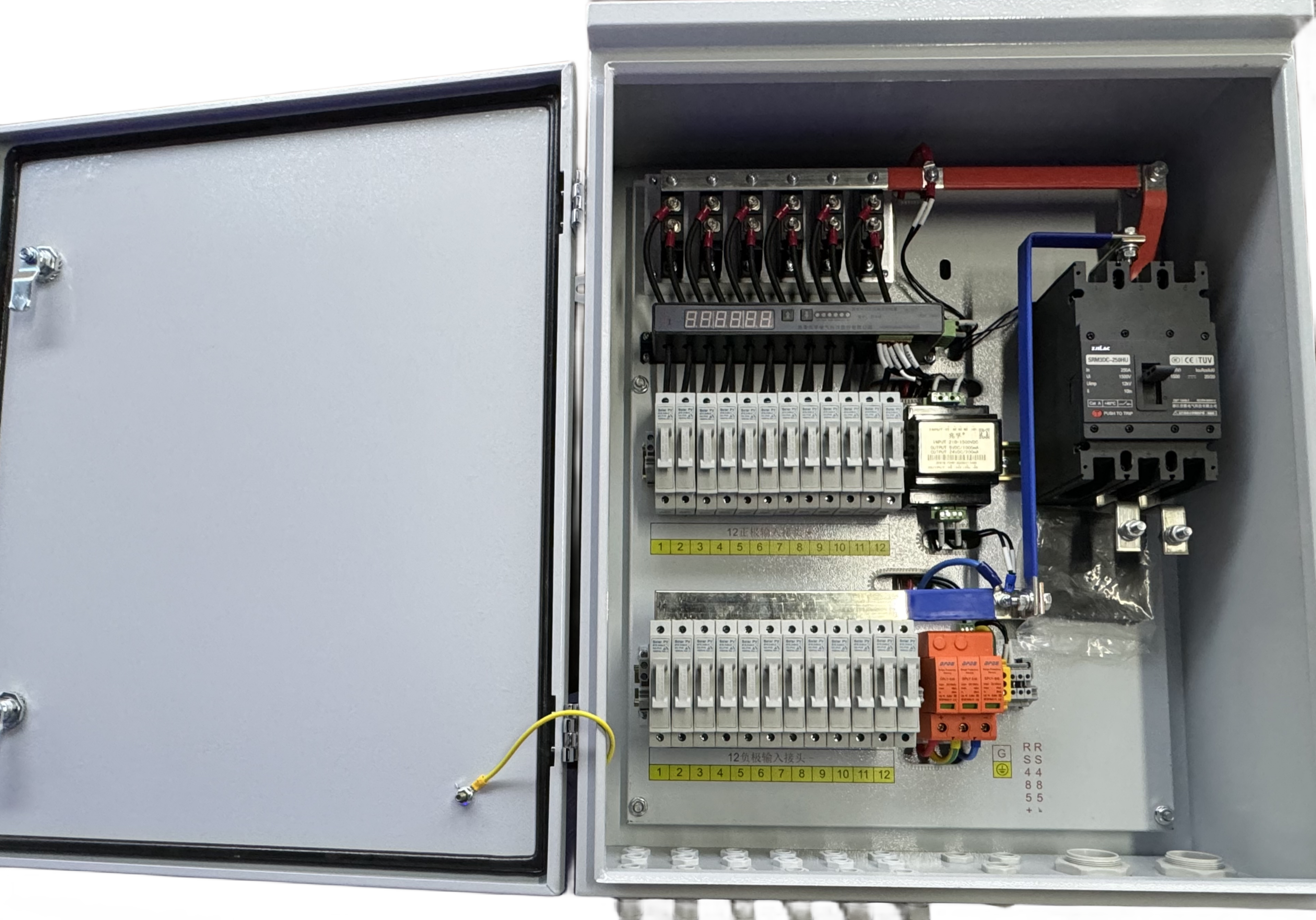 优化家用太阳能系统：ZJSLAC DC组合盒在国内太阳能解决方案中的作用