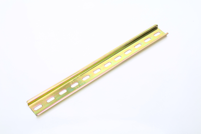 钢轨导轨通用型 35mm 开槽 DIN 导轨厚度 1mm