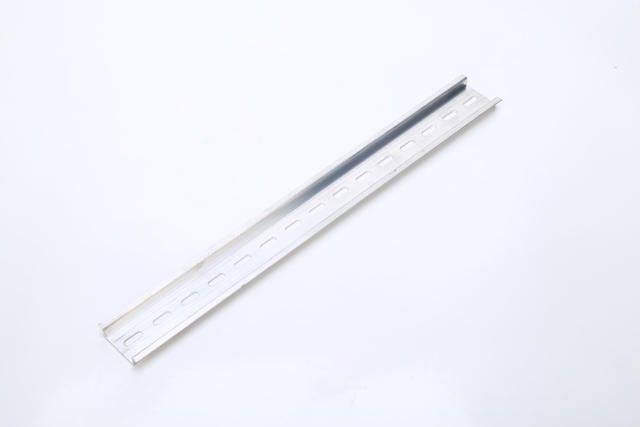 导轨铝制通用型 35mm 开槽 DIN 导轨厚度 1mm