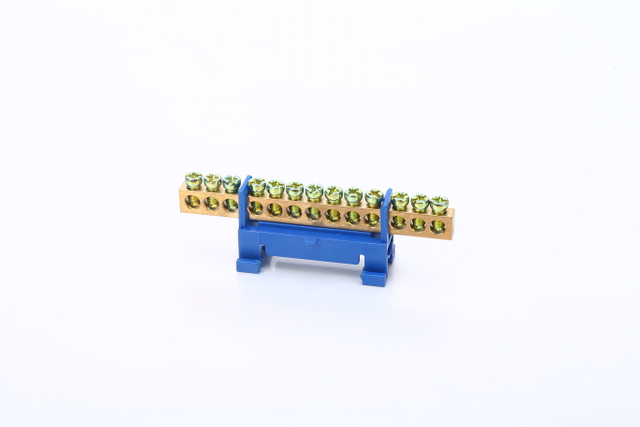 蓝色螺丝黄铜连接器 Din 导轨接线端子接地和中性块 13 路配电箱铜接线板